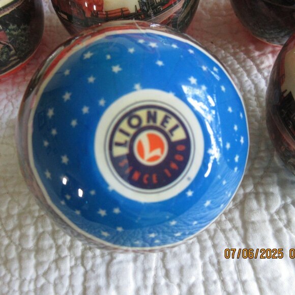 Lionel Train Christmas Ornaments Set 2013, 14-Piece “Around the Tree” Collection - Picture 7 of 9